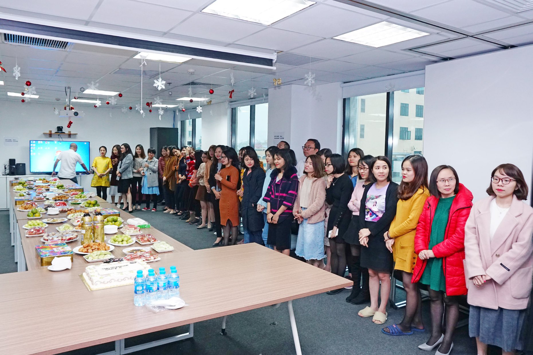 Charming SnB's women on Women's Day! 